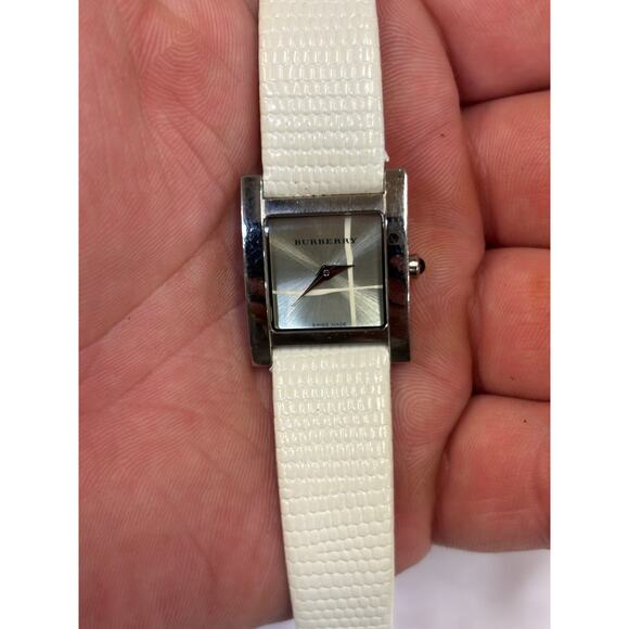 Burberry BU4308 Women’s Watch! New Battery! - Picture 1 of 10